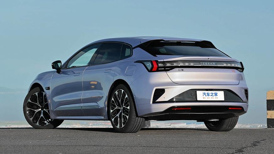 Обновлённый Zeekr 001 почти не подорожал в Китае