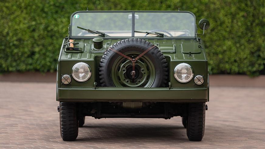 Прототип первого внедорожника Porsche пустят с молотка