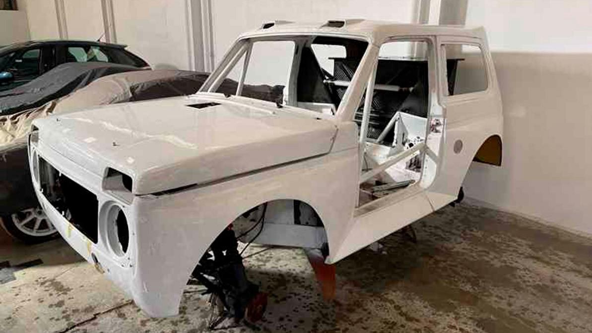 Кузов “Нивы”, подготовленный под международные ралли, продают во Франции