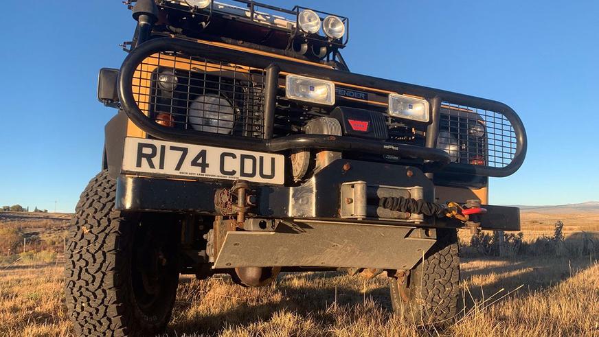 С молотка уйдёт ветеран Camel Trophy, старый Land Rover Defender