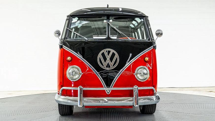 На продажу выставили Volkswagen T1 с огромным мотором от Cadillac