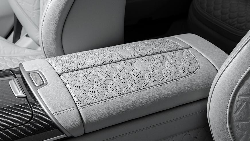 Монохромный Mercedes-Benz S-класса от Brabus: тысяча гибридных «лошадей»