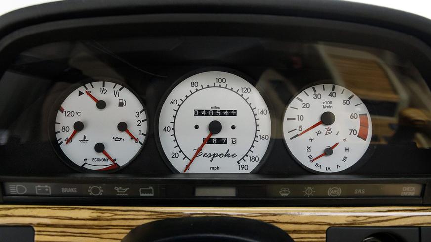 Рестомод Mercedes-Benz 560 SEC с мотором AMG в продаже