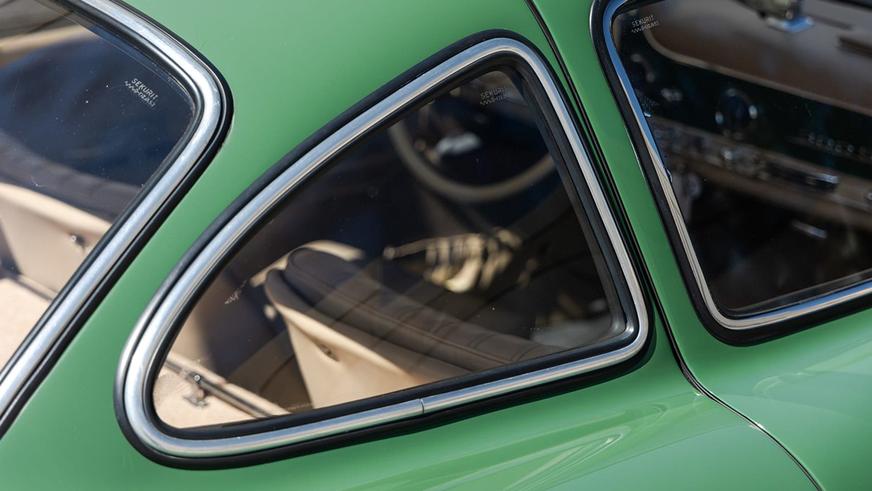 Уникальный 300SL Gullwing пустят с молотка