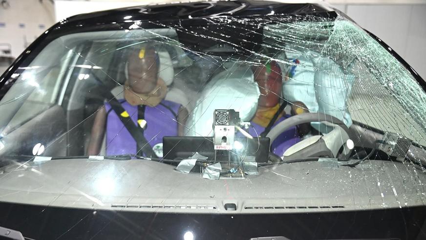 EuroNCAP проверила Geely EX2. Такой продаётся и в РК