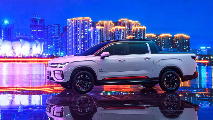 Китай приступил к экспорту больших электропикапов