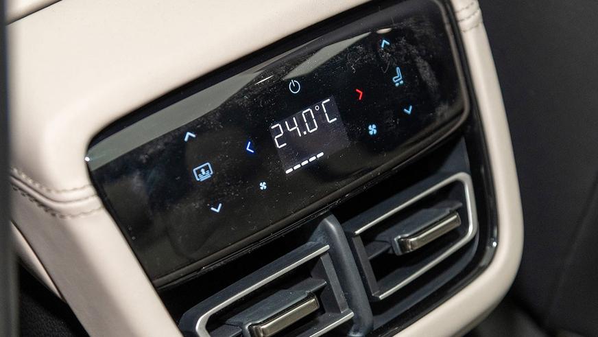 Mazda открыла в Китае приём предзаказов на лифтбэк EZ-6