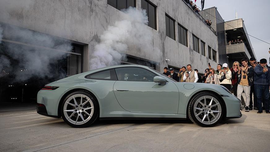 Обновлённый Porsche 911 прибыл в Казахстан