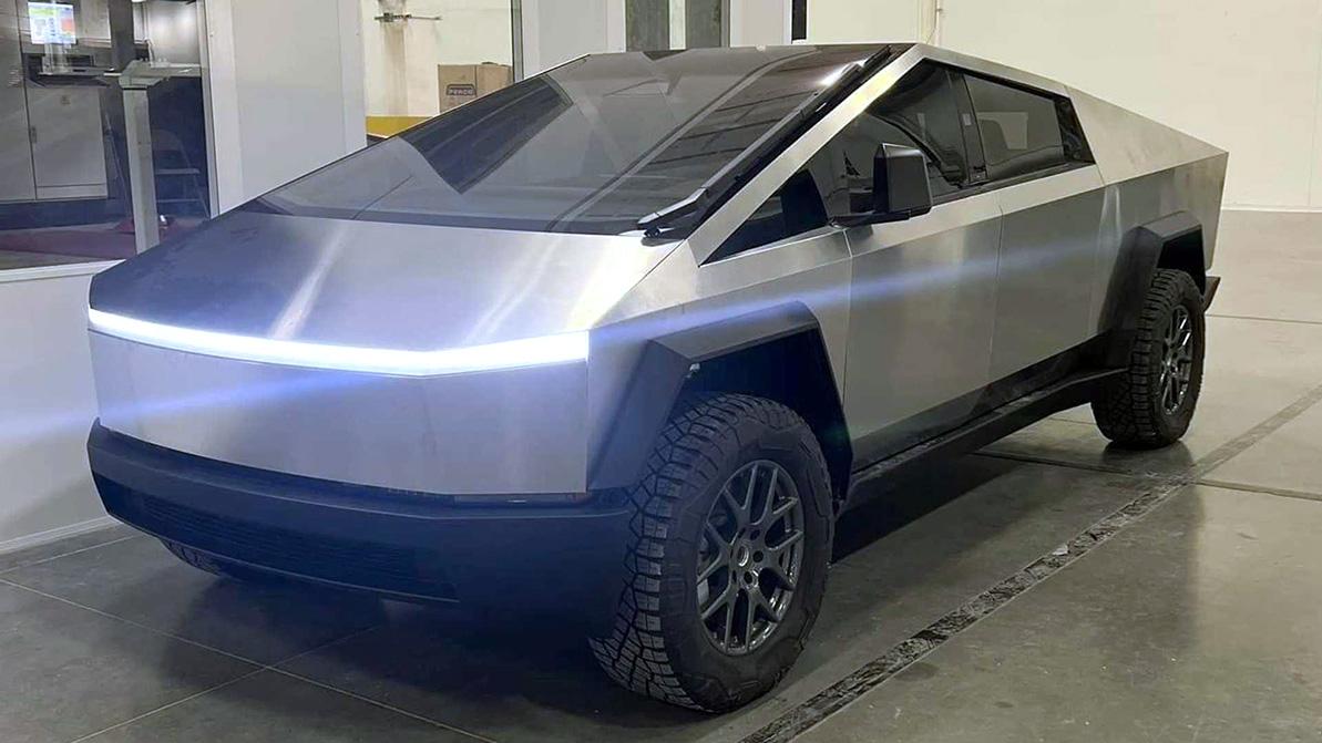 Tesla Cybertrack жолға шығатын күн алыс емес