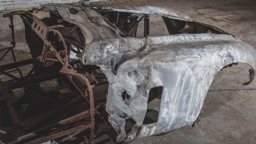 Сгоревший много лет назад Ferrari продали почти за два миллиона долларов
