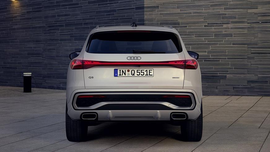 Кроссоверы Audi Q5 стали подзаряжаемыми гибридами