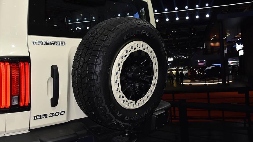 Экстремальный Tank 300 засекли на тестах