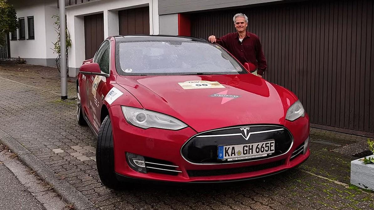 14 рет моторы ауысқан Tesla Model S 2 млн километр жол жүрген