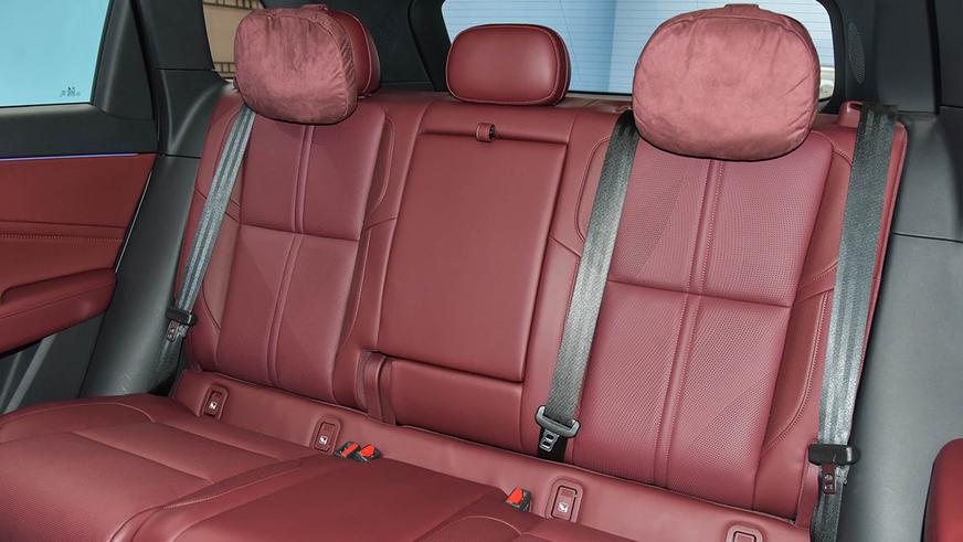 Hongqi HS6 стал самым дальнобойным гибридным кроссовером