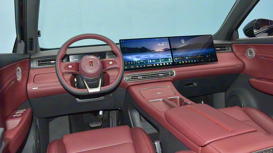 Hongqi HS6 стал самым дальнобойным гибридным кроссовером