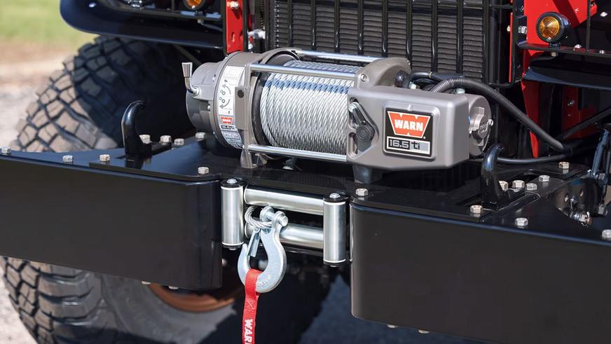 Старый грузовичок продают по цене суперкара