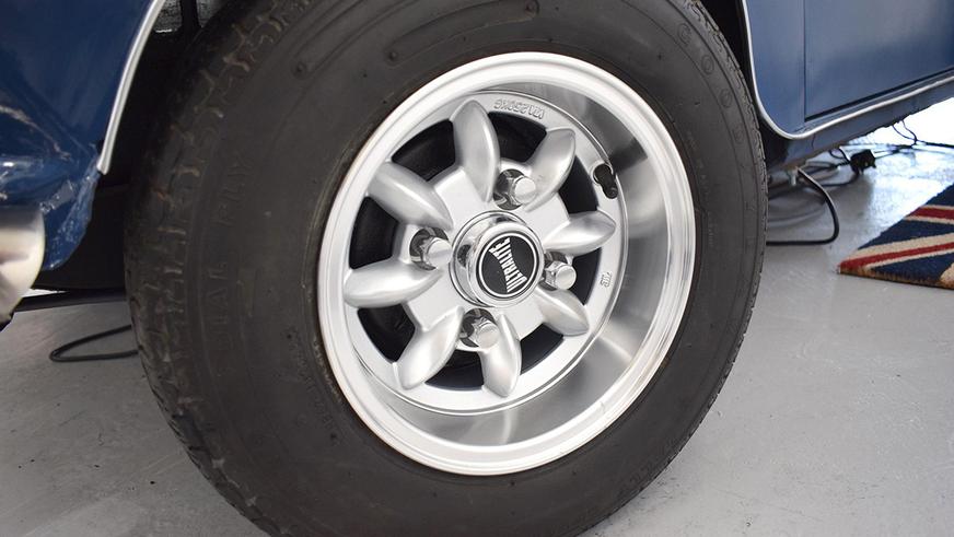 Классический Mini превратили в полноценный игровой симулятор