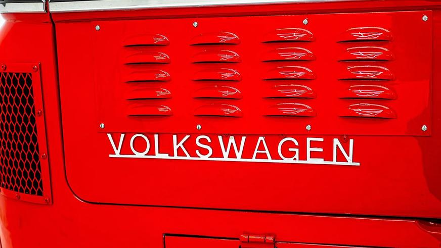 На продажу выставили Volkswagen T1 с огромным мотором от Cadillac
