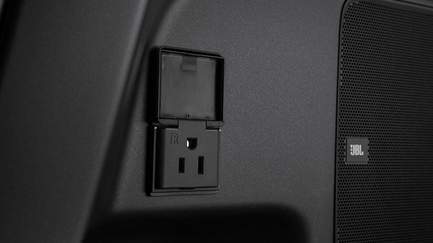 Toyota презентовала большой Highlander с приставкой Grand