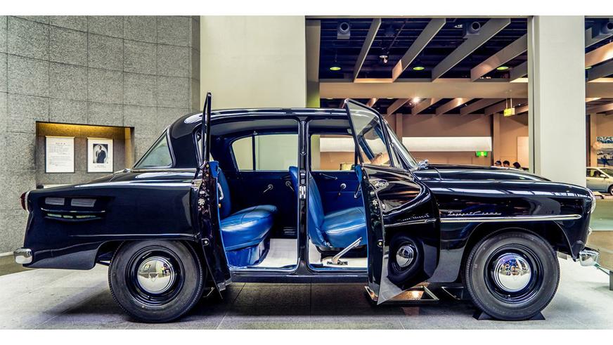 Двадцатилетняя «тойота» с распашными дверями ценится как новая