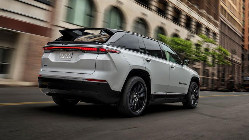 Представлен самый быстрый серийный Jeep. Это электрокар