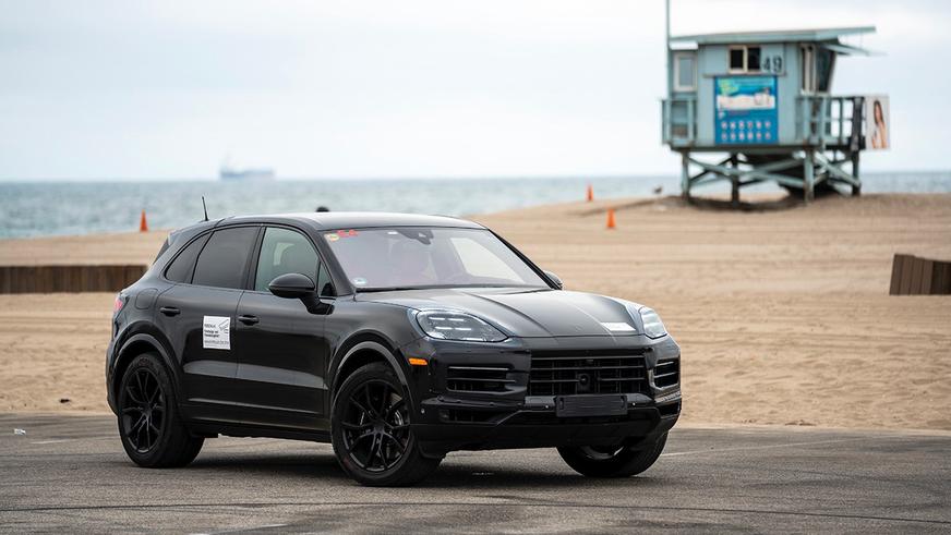 Porsche частично рассекретила обновлённый Cayenne