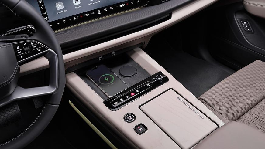 У Audi появился новый флагманский кроссовер – Q9