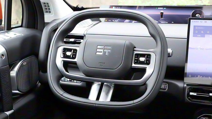 Новый Jetour стал первым автомобилем, форсировавшим реку Янцзы