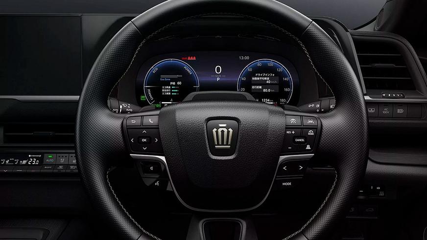 Юбилей Crown в Toyota отметили сразу двумя спецверсиями