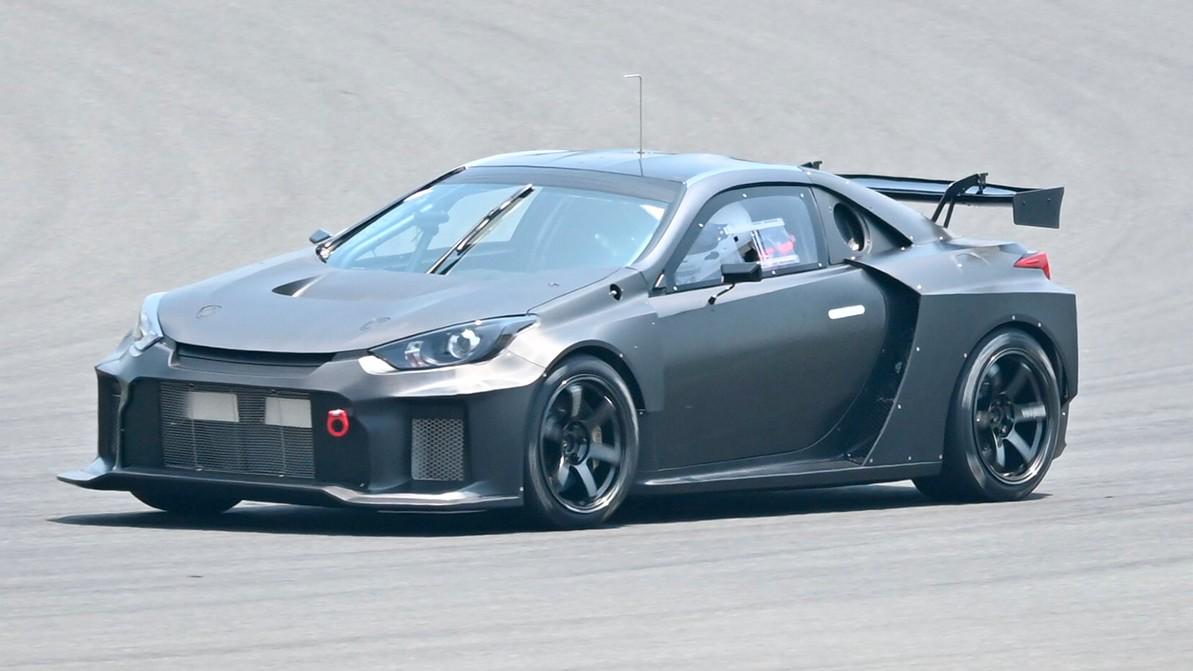 Toyota Celica сынақтан өтіп жатыр