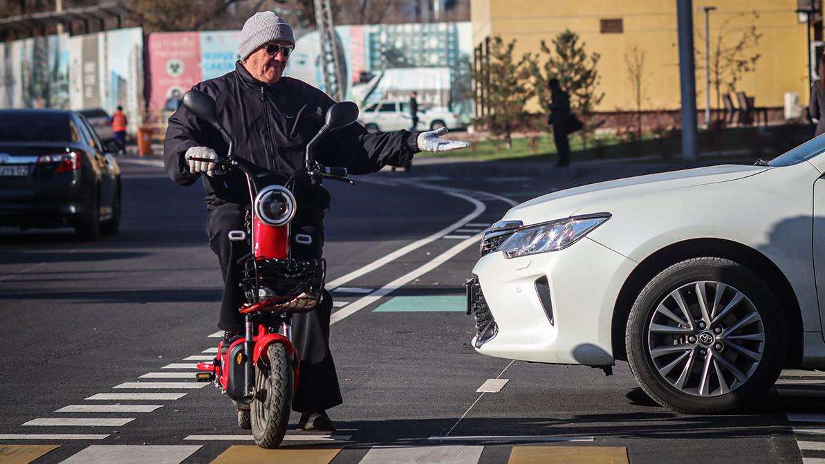 Количество мопедов и самокатов в Алматы достигло 50 тысяч