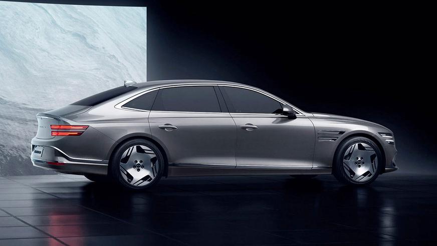 Электрический Genesis G80 стал длиннее и дальнобойнее