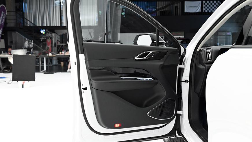 В&nbsp;Китае открылся приём заказов на&nbsp;самый доступный Hongqi