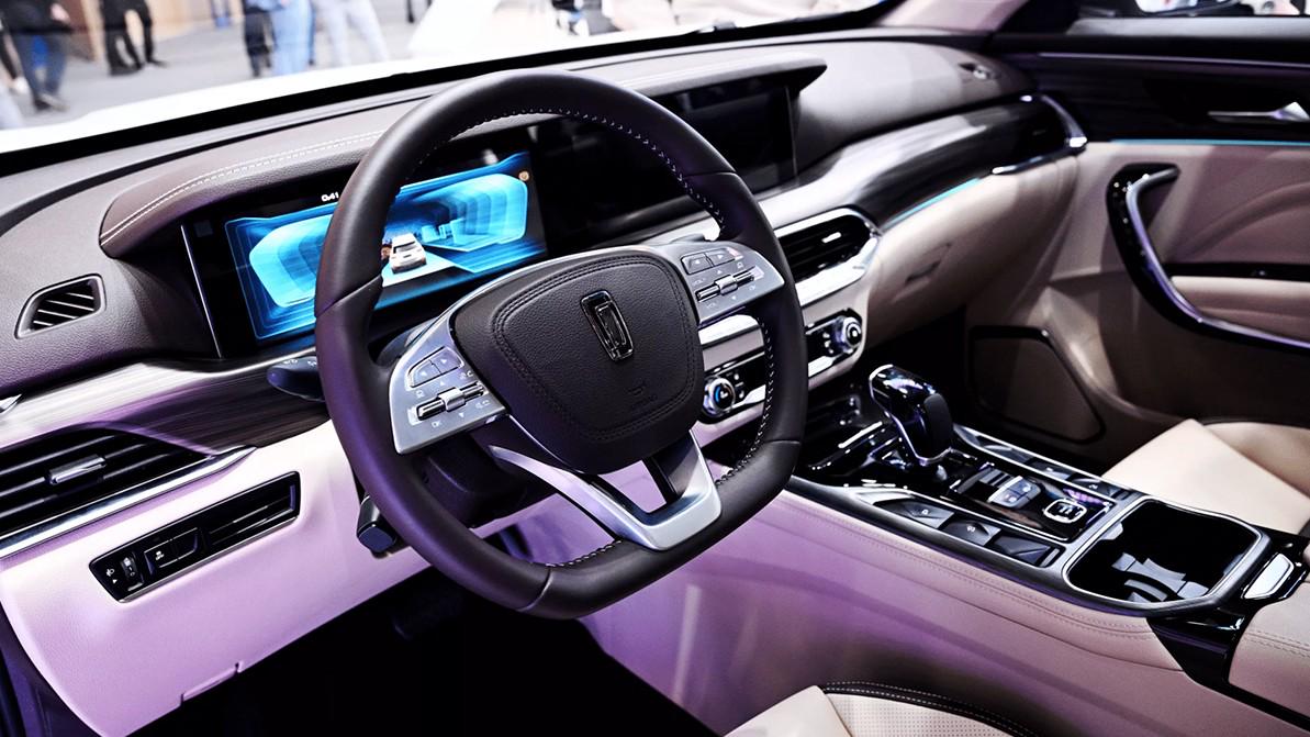 На АВТОВАЗе объяснили, почему Lada X-cross 5 сохранила китайский шильдик