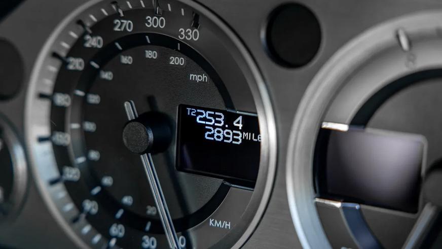 Уникальный Aston Martin в продаже. Микрохетч с большим V8