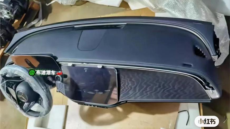 Новый Mercedes E-Class не получит гиперэкран