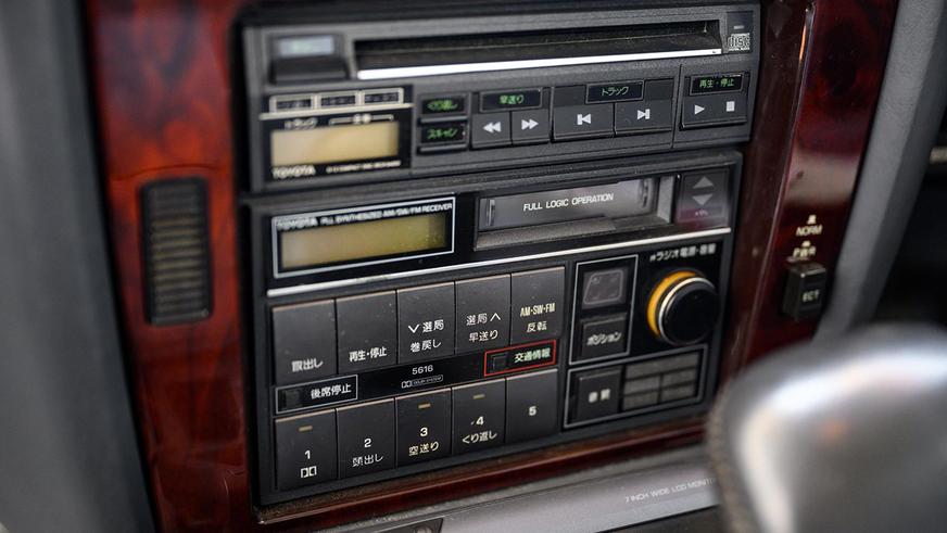 Необычный катафалк продали на торгах в США