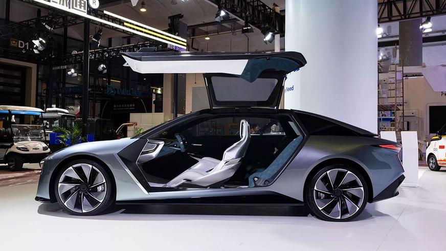 Wuling показала первый в своей истории концепт с «крыльями чайки»