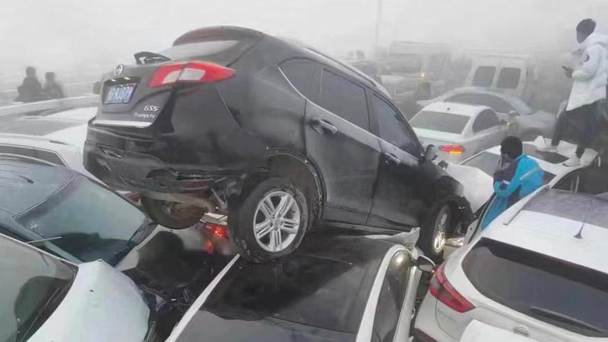 Около двухсот машин столкнулись в&nbsp;Китае из-за тумана