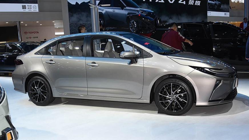 Toyota Corolla получила новую внешность, но&nbsp;пока только для&nbsp;Китая