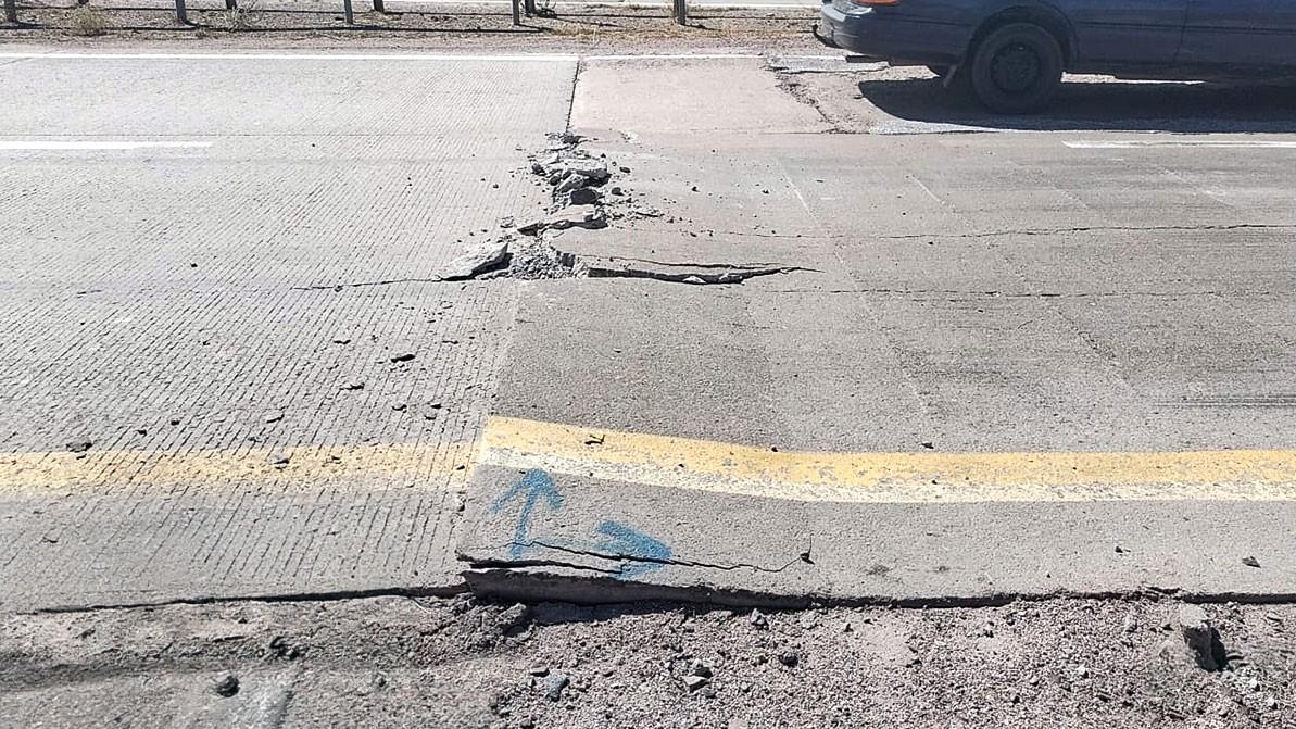 Бетонка снова вспучилась из-за жары в Жамбылской области