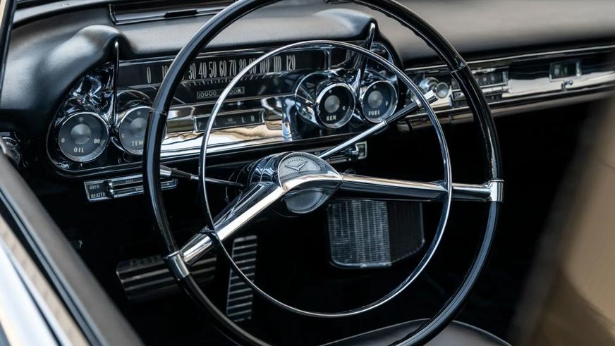Экстравагантный Cadillac Eldorado продали за полмиллиона долларов