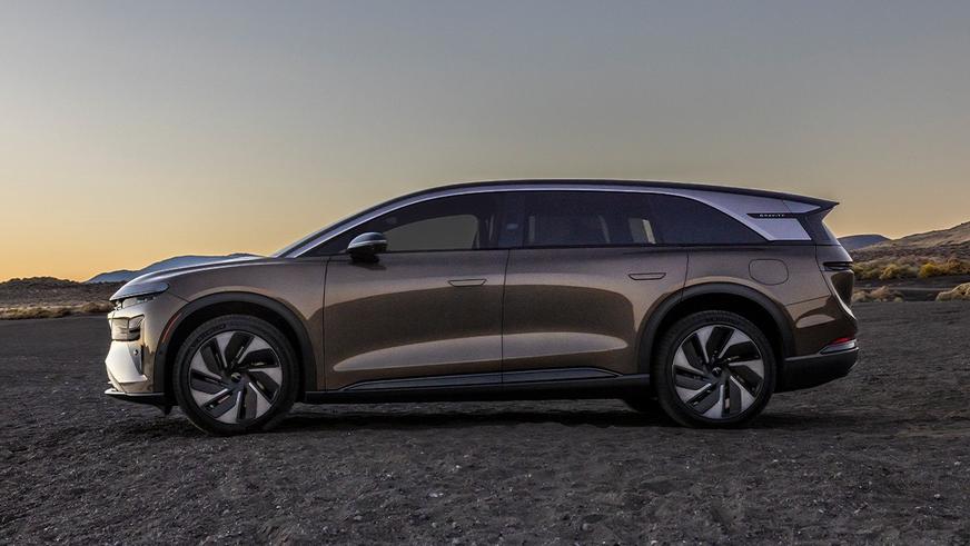 BMW iX3 стал «Всемирным автомобилем года»