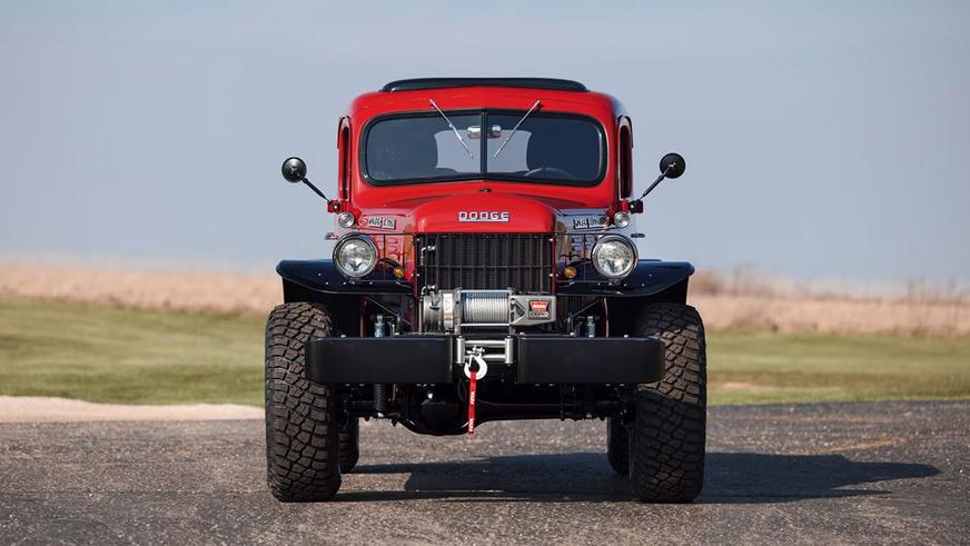 Старый грузовичок продают по цене суперкара