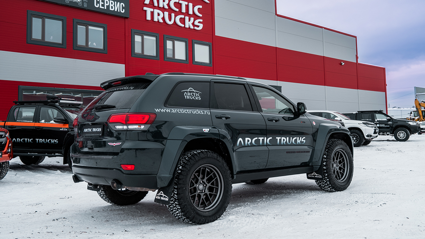 В России сделали старый Jeep Grand Cherokee ещё более внедорожным