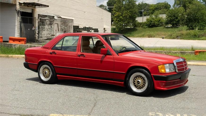 Уникальный Mercedes-Benz 190E пустили с молотка