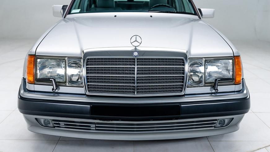 Более 175 млн тенге заплатили за Mercedes-Benz 500E (W124)