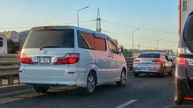 Легализацию авто, ввезённые в Казахстан после 1 сентября 2022 года, власти не подтвердили