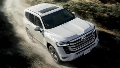Toyota обновила Land Cruiser 300, но его пока не купить