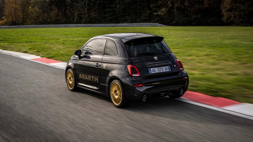Юбилейный Abarth 695 75° Anniversario